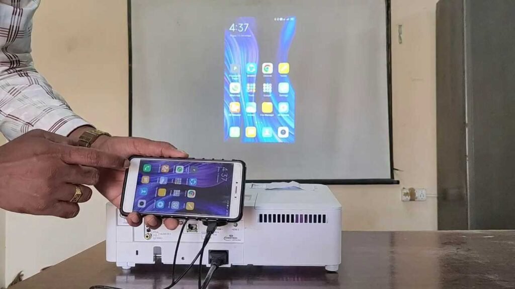 connect Android Phone to Projector via USB